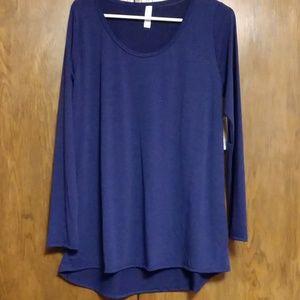 Lularoe Lynnae solid Navy top